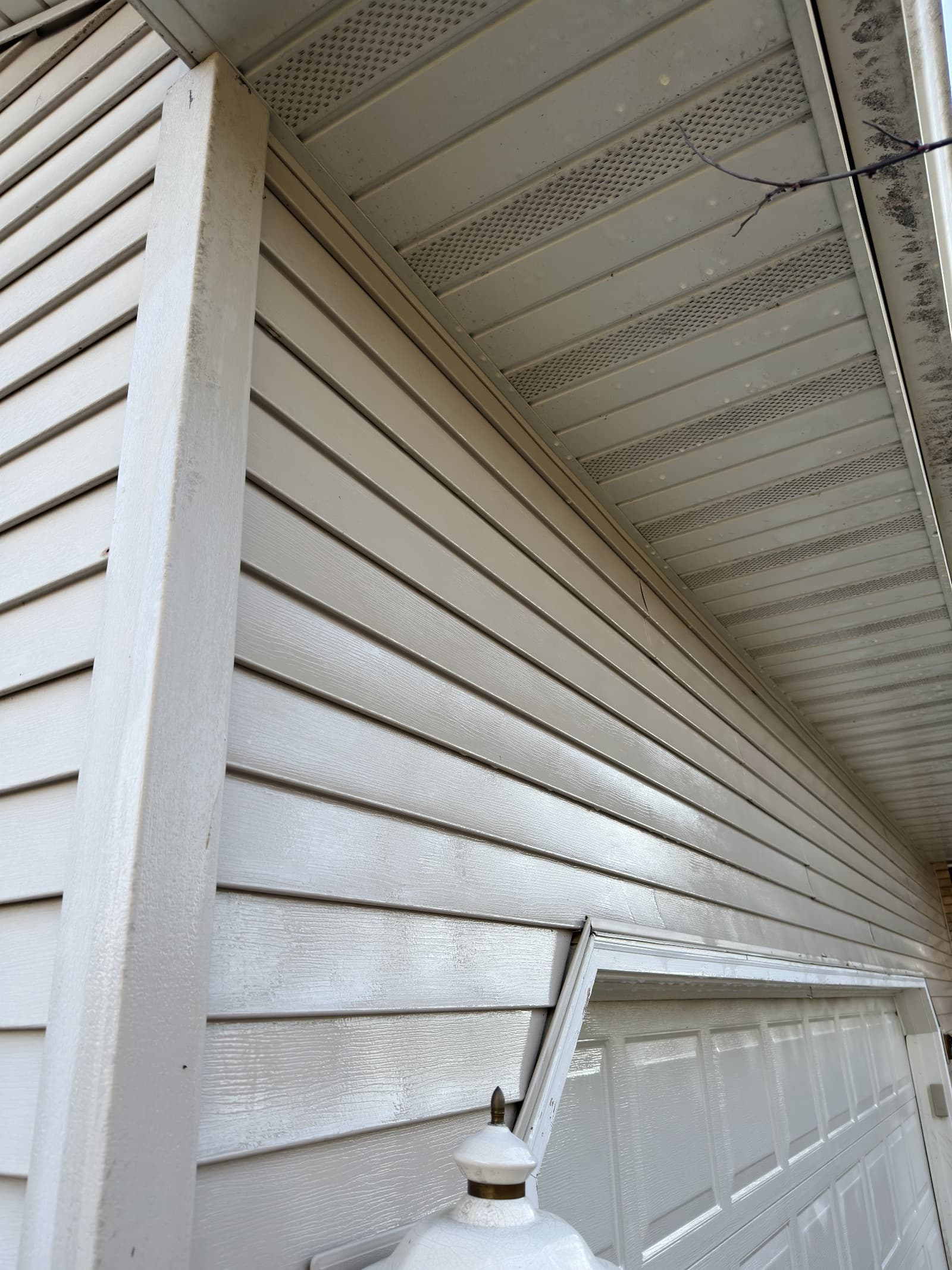Clean vinyl siding and soffit on house in Wheatfield, Indiana